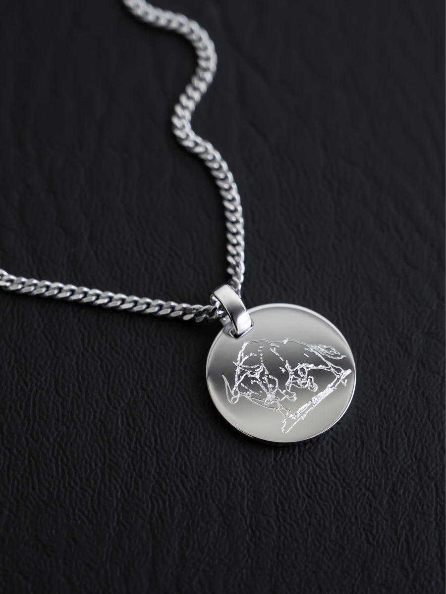 Add a Touch of Personality to the Neck: An Engraving Makes All the Difference