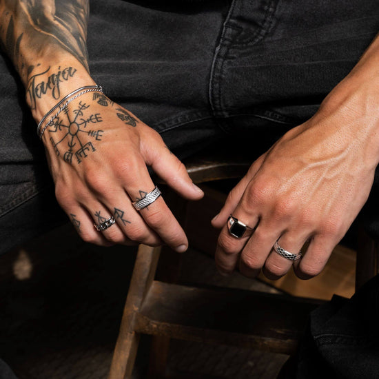 SIGNET RING ONYX OCTAGON 925 SILVER RHODIUM PLATED - IDENTIM®