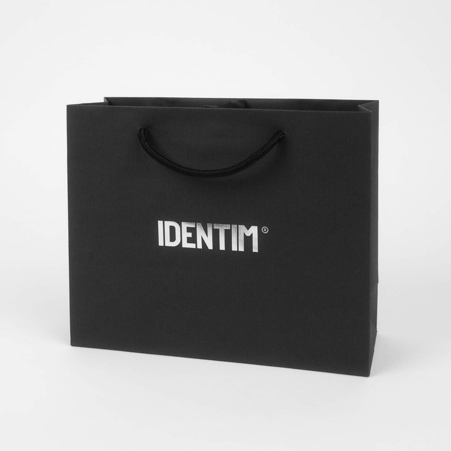 Elegant packaging—ready to give as a gift.