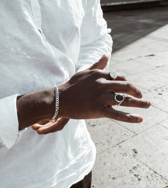 SIGNET RING ONYX OVAL 925 SILVER RHODIUM PLATED - IDENTIM®